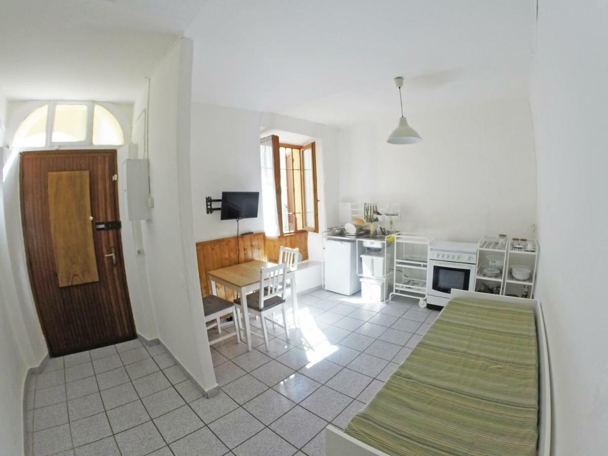 Apartment La Bigatera Castelveccana ภายนอก รูปภาพ